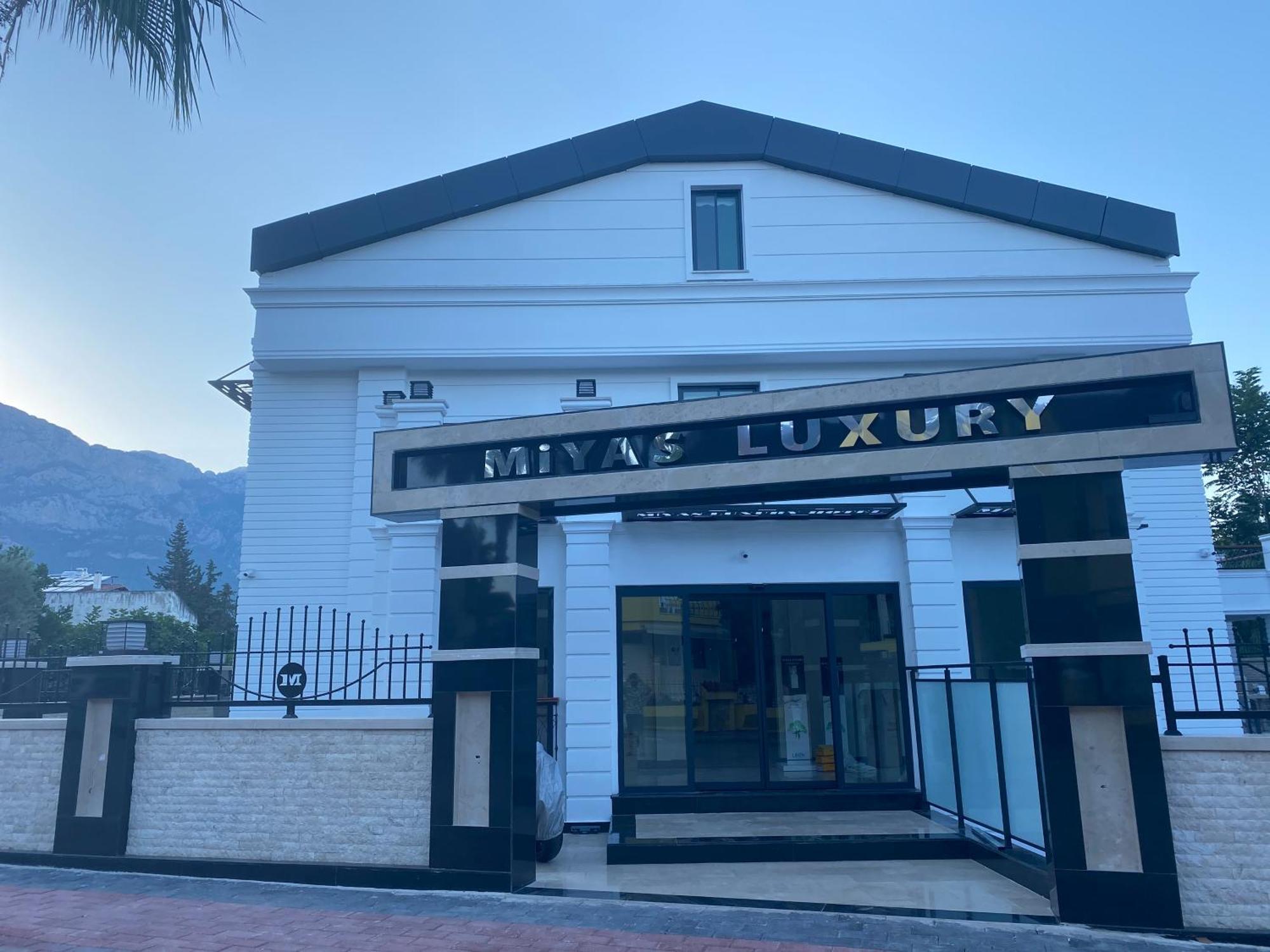 Miyas Luxury 3*
