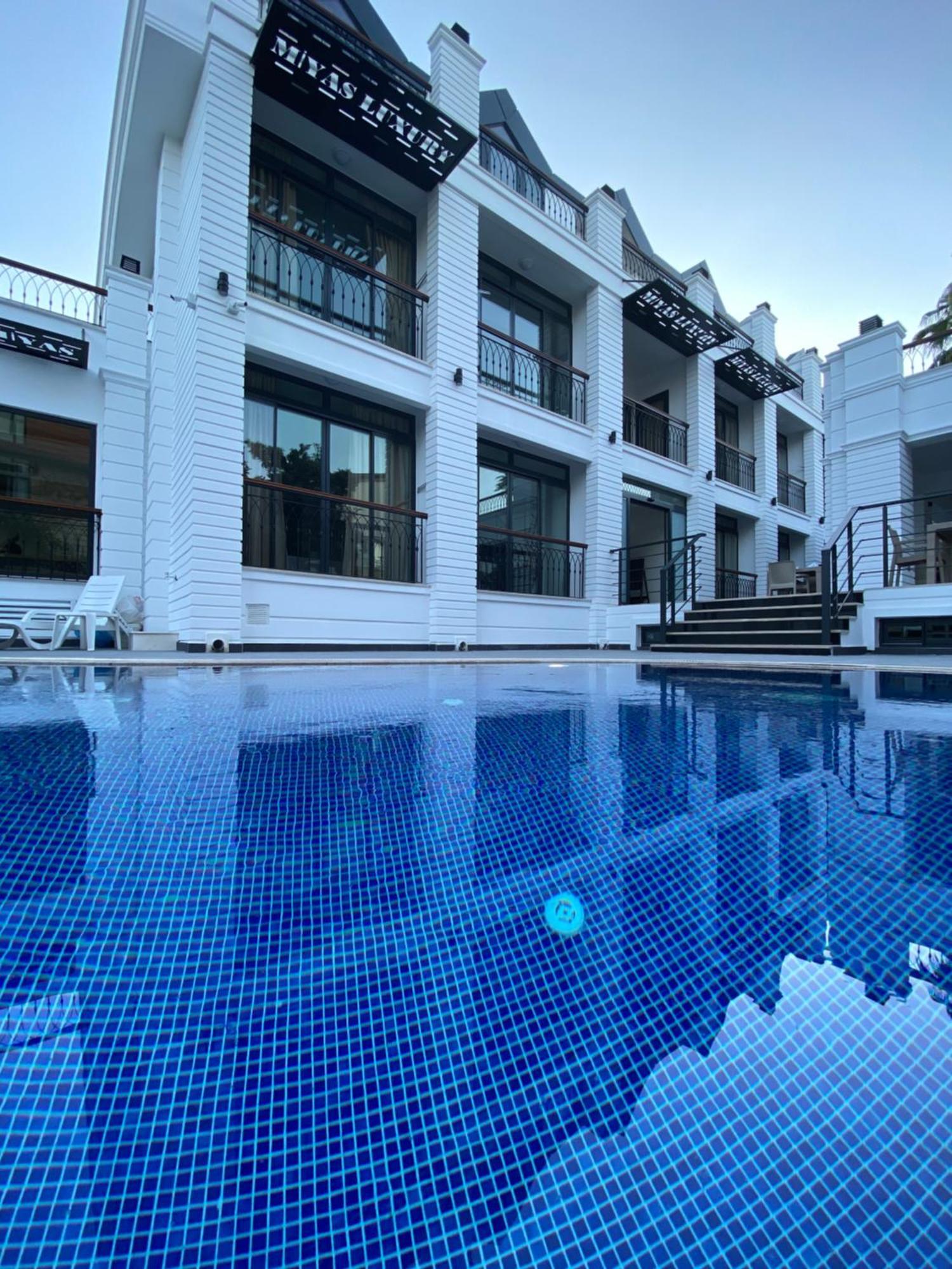 Miyas Luxury Hotel 3*