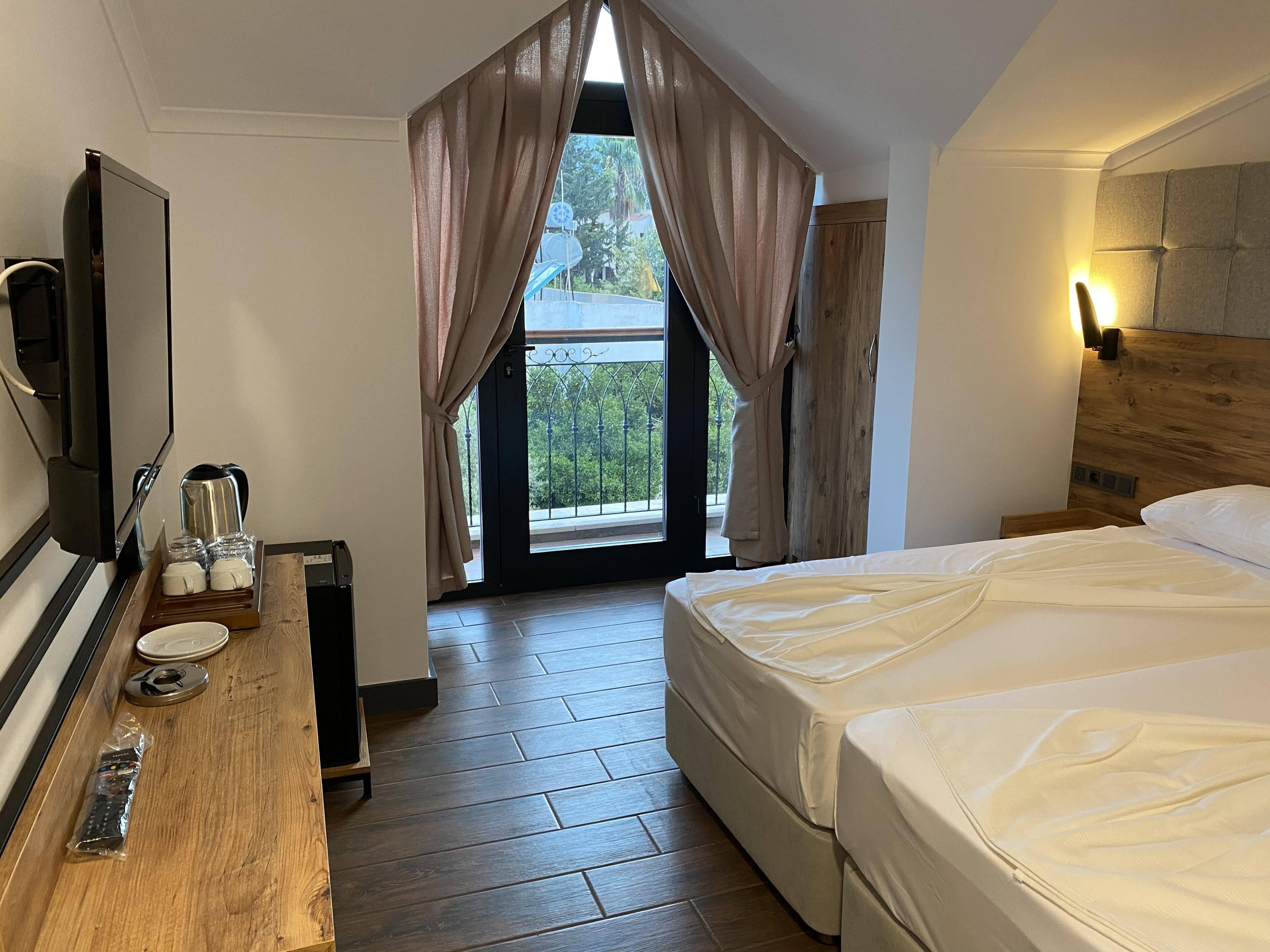Miyas Luxury 3*